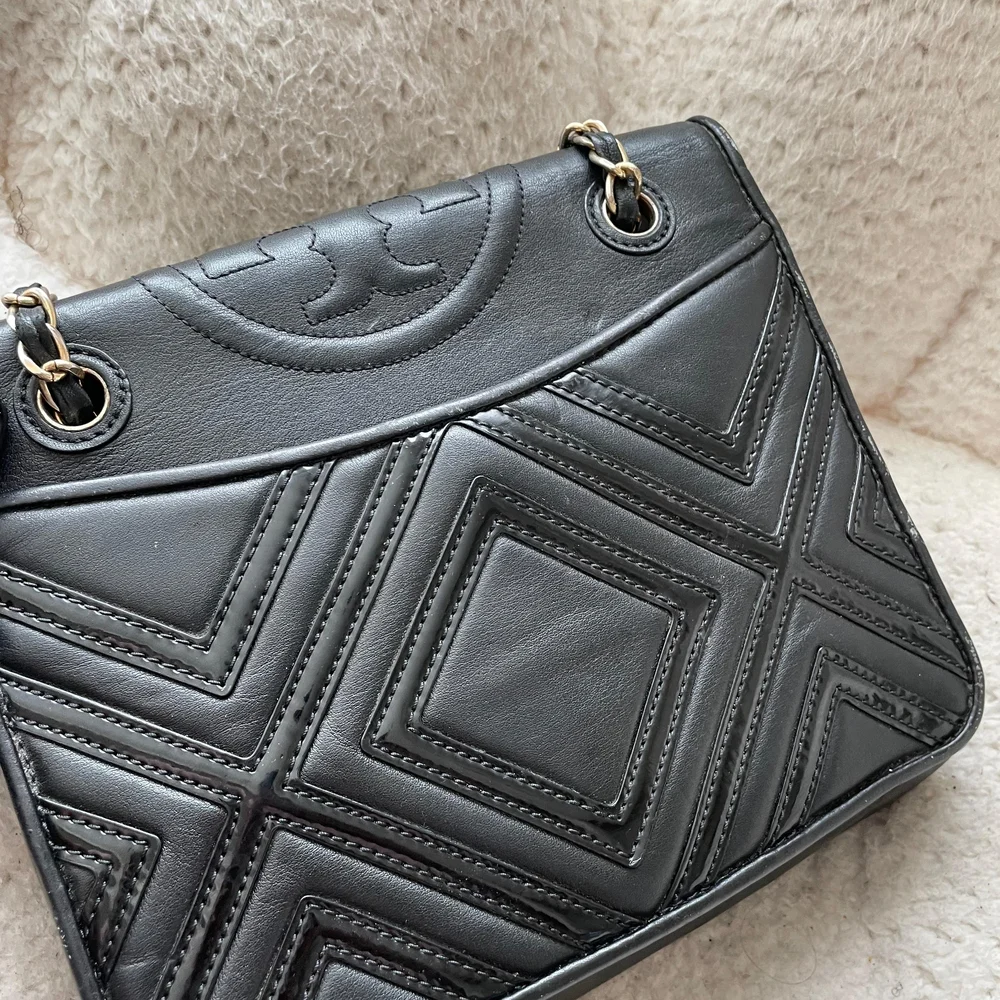 Tory Burch Fleming Shoulder Bag - Picture 7 of 9